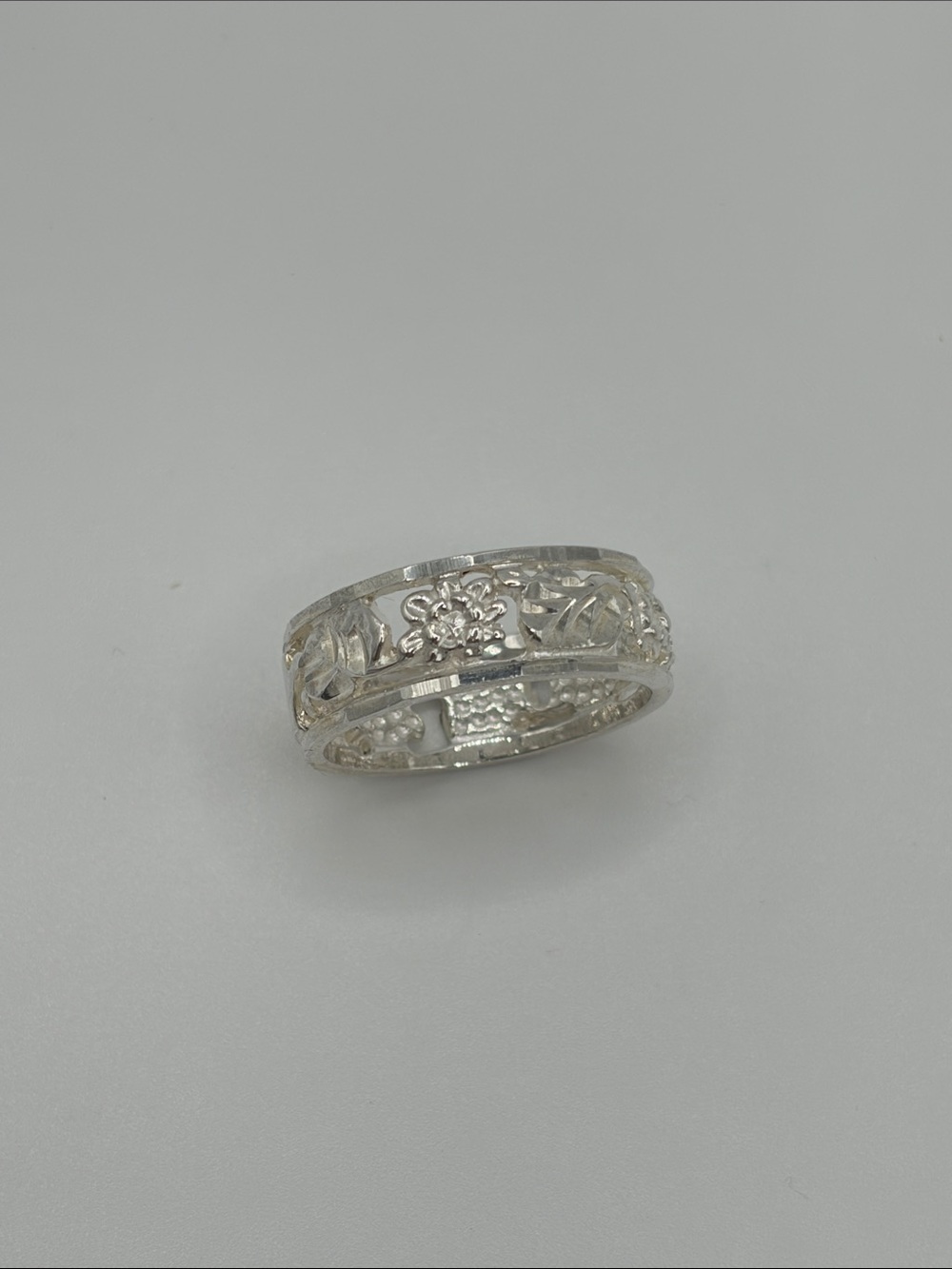 Sterling Silver 925 Floral Band Ring - Textured Leaf Design size 10